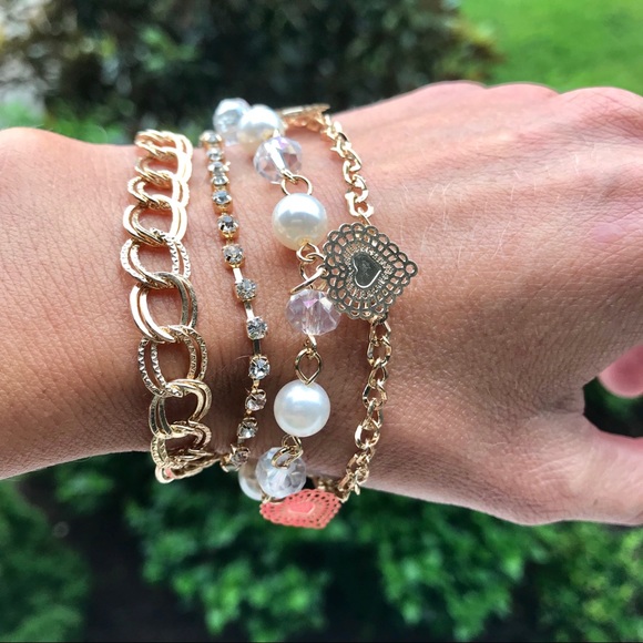 GB31 | Gold Multilayered Heart Bead  Bracelet - Picture 8 of 8